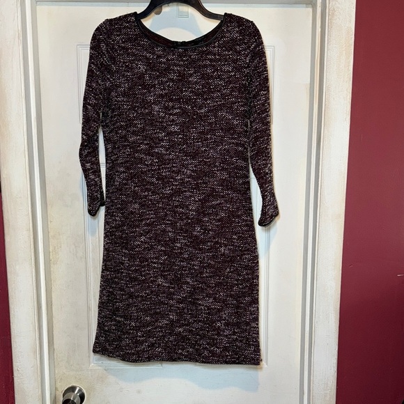 Ann Taylor Marled Tweed Burgundy
Black White Sheath Shift Dress Chic size small - Picture 1 of 11
